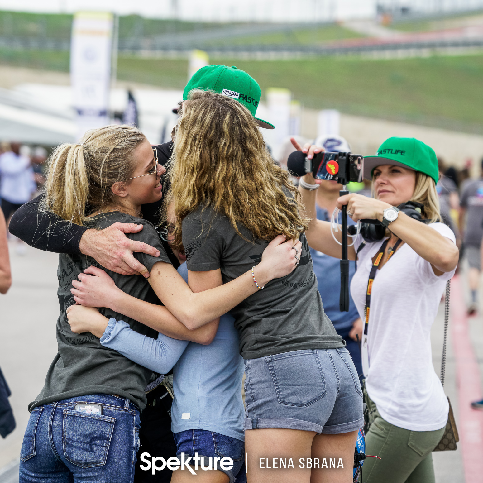 Earchphoto - The De Boer family in the paddocks. 