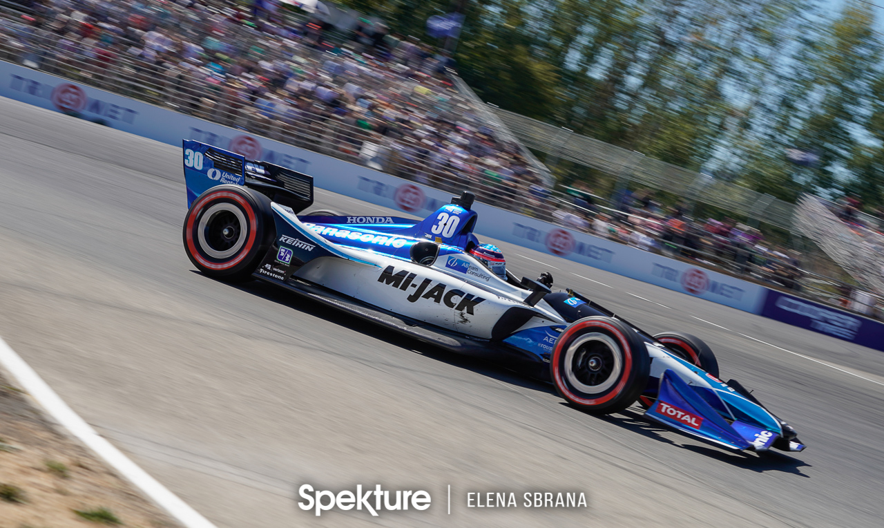 Earchphoto - Takuma Sato in the lead at the Grand Prix of Portland. Verizon Indycar Series. 