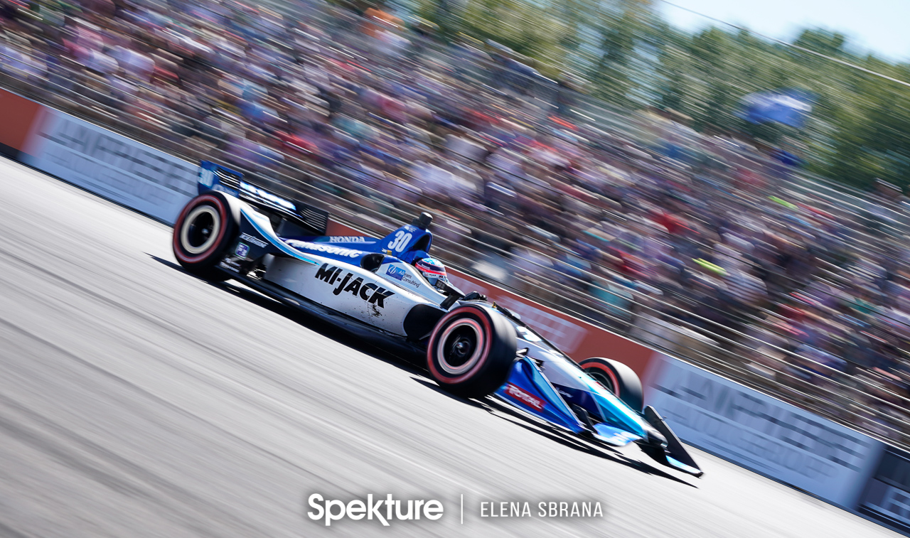 Earchphoto - Takuma Sato in the lead at the Grand Prix of Portland. Verizon Indycar Series. 