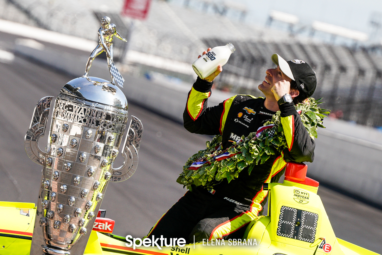 Earchphoto Sports - Simon Pagenaud on the yard of bricks