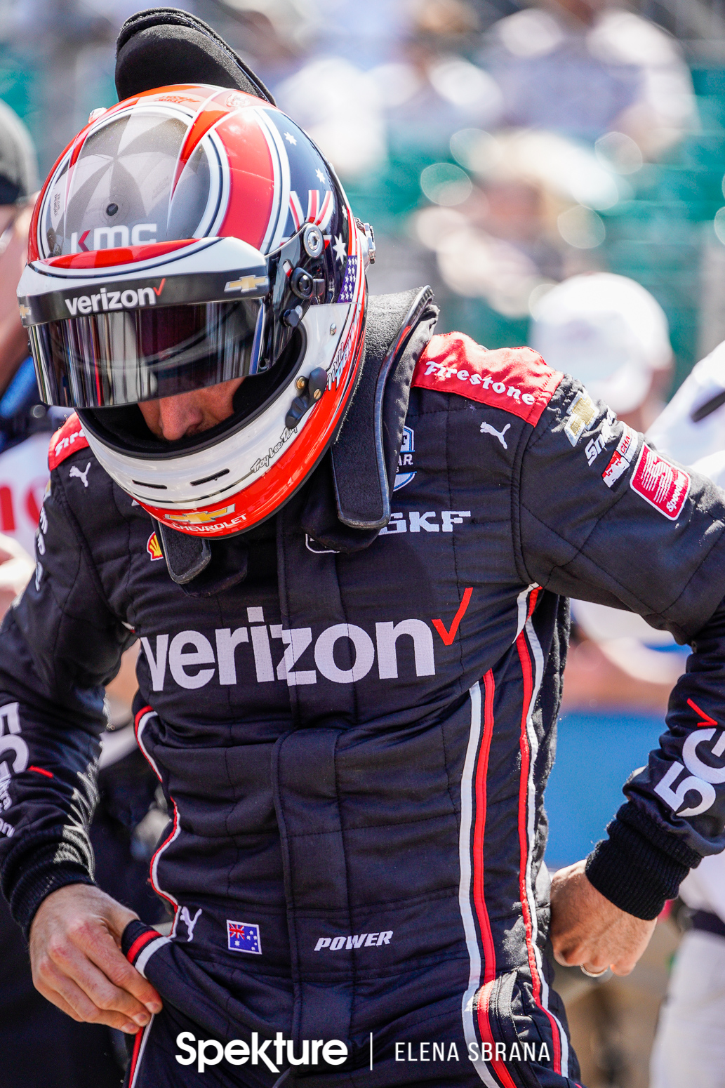 Earchphoto Sports - Will Power getting ready